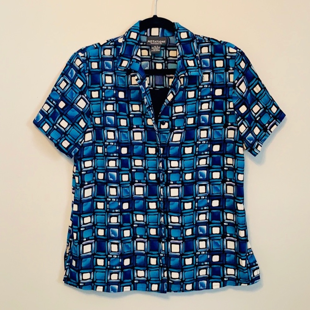 Blue patterned short sleeve blouse w/ sewn in cami